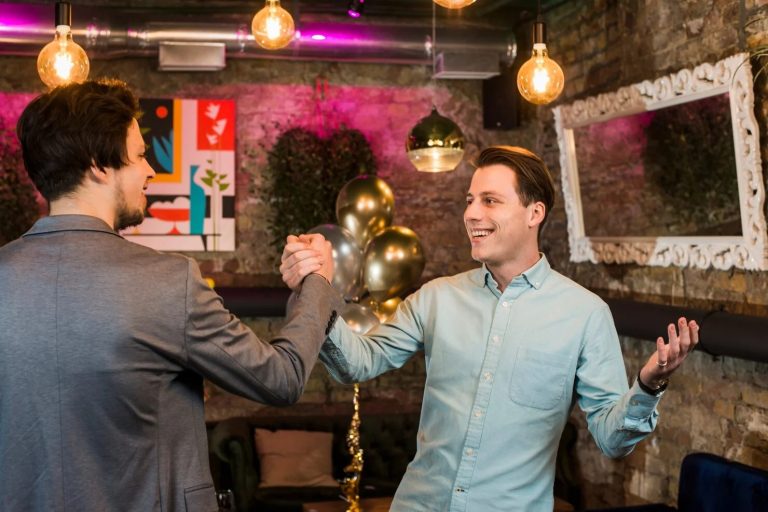 Ontdek hoe je een selfiebooth huren eenvoudig maakt voor elk feest