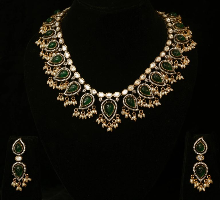The Allure of a Designer Kurta for Women and Matching Jewellery