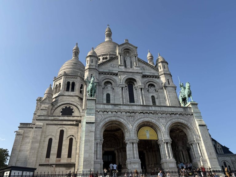Explore Paris on Foot: Outdoor Tours and Notre-Dame Sainte Chapelle Explore Paris on Foot: Outdoor Tours and Notre-Dame Sainte Chapelle