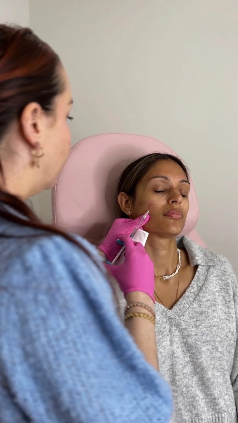 Deluxe care for radiant skin with a Platinum HydraFacial Deluxe care for radiant skin with a Platinum HydraFacial