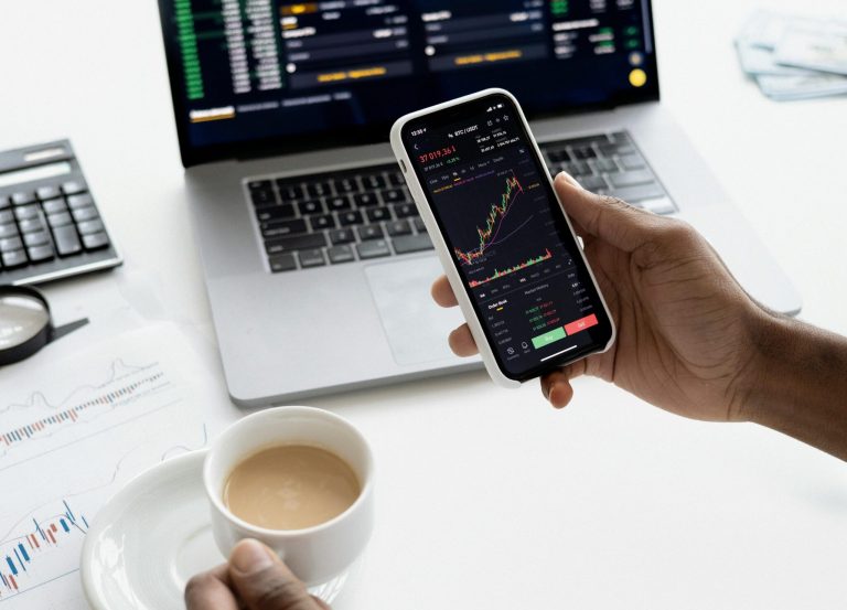 How to Spot High-Potential Shares Without Chasing the Hype